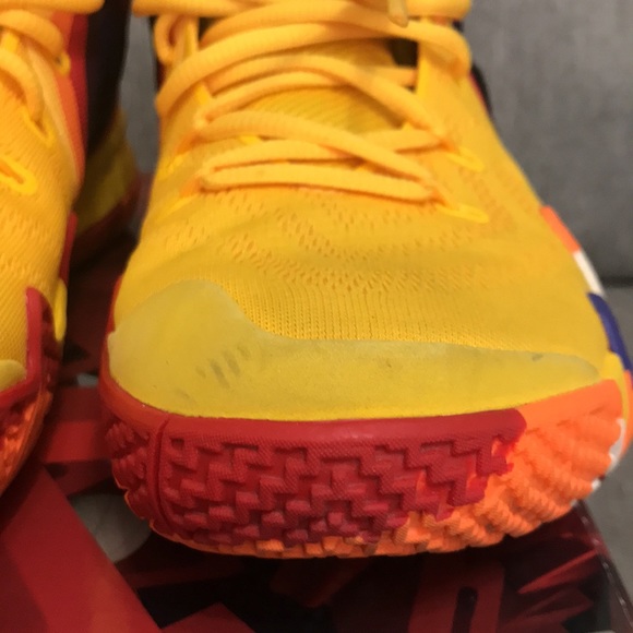 Nike Kyrie 4 Decades Pack 70s Basketball Shoe - Picture 6 of 12